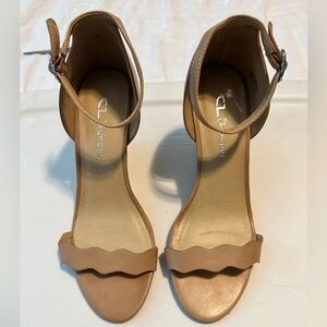 Chinese Laundry faux leather wedge sandals. Black. 8